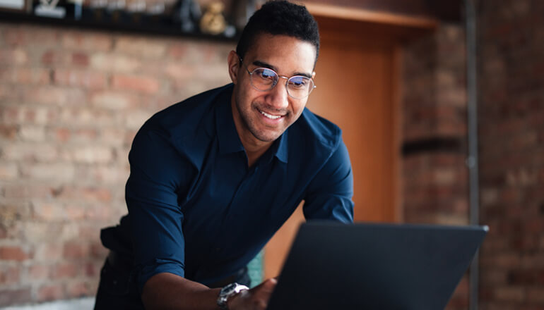 Article The Pros and Cons of Software as a Service (SaaS) Image