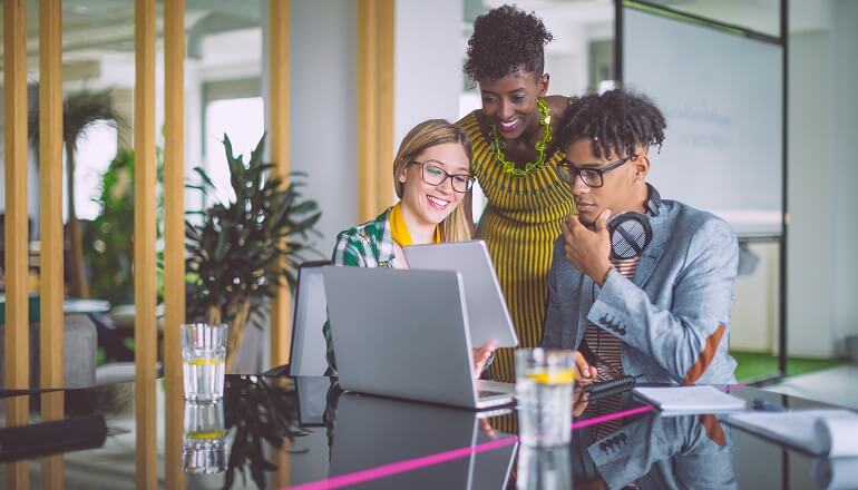 Article  AI agents in the workplace: 3 ways Gemini Enterprise acts as your workplace “do-engine” Image