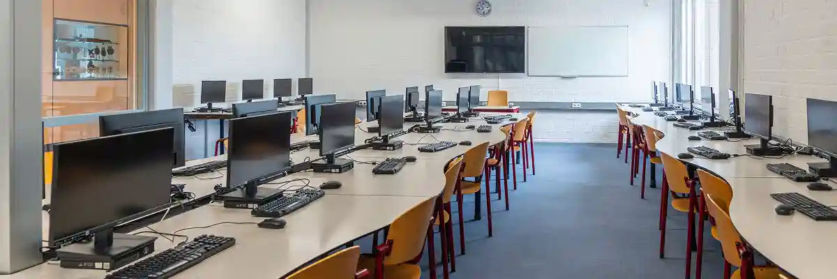 Insight brings reliable APC power solutions to K-12 education Computers in classroom