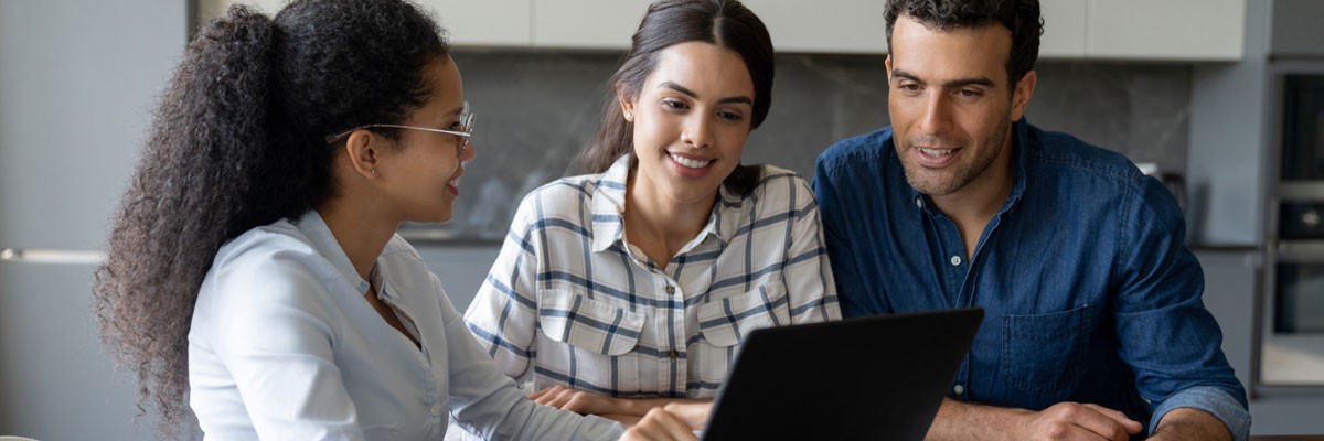 Community-Minded, High-Tech Bank Partners with Insight to Drive Growth and Acquisition Strategy Couple gets financial advice from a high-tech bank