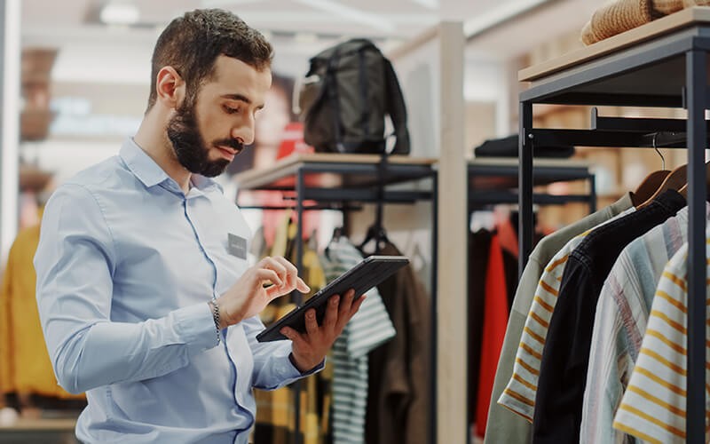 Customer support representative in retail store. ecommerce tools, retail personalization, tech retail, retail point of sale, retail automation, technology in retail, restaurant technology, restaurant solutions, restaurant services