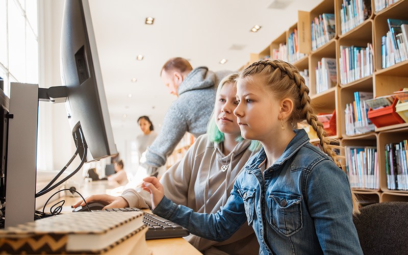 Students in library technology room