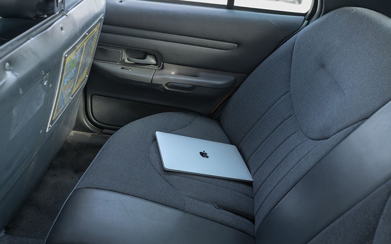 Apple Mac left in backseat of taxi driver