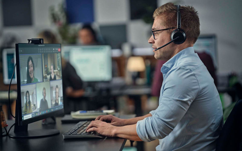 Wireless headsets