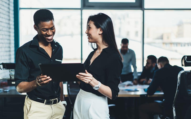 two-users-having-a-discussion-together